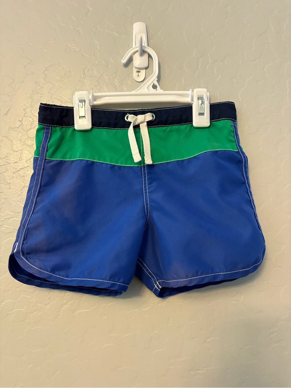 Hanna Andersson blue and green colorblock swim trunks size 90 cm US 3